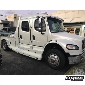 Truck Bigrig Sport Chassis wrapped in Avery SW Satin Pearl White vinyl