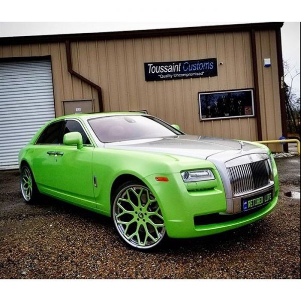 Rolls Royce Ghost Wrapped In Avery SW Gloss Light Green Pearl Vinyl